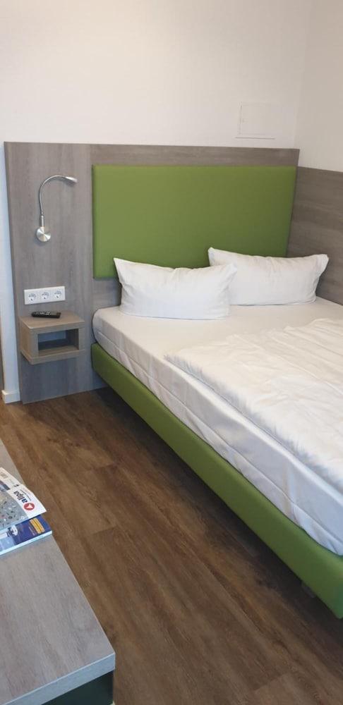 Residenz Hotel Eurostar Dusseldorf Bagian luar foto